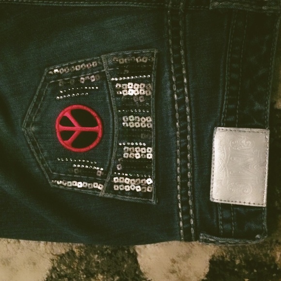 Maurice’s embellished jeans - Picture 15 of 16